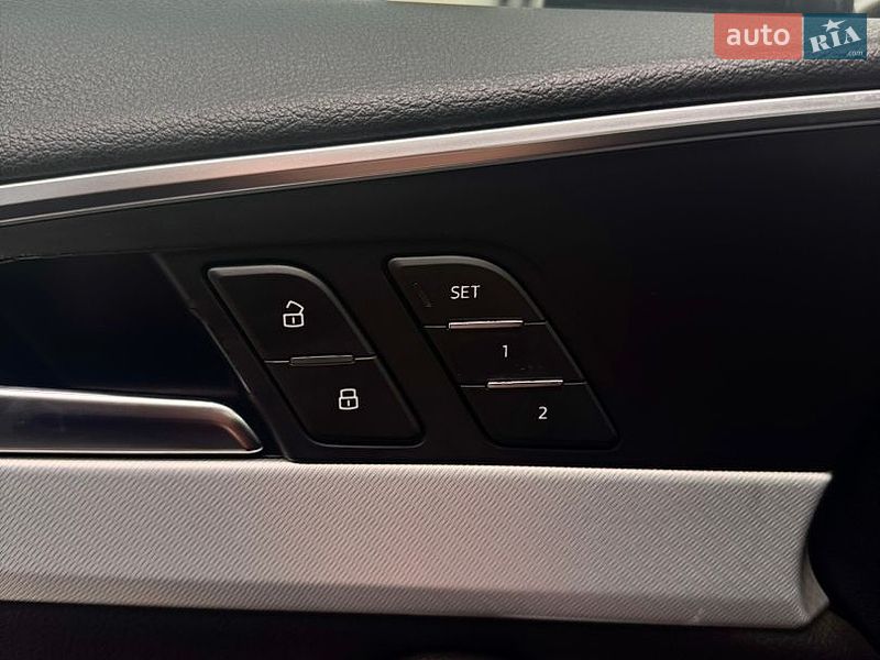 Седан Audi A4 2017 в Львові