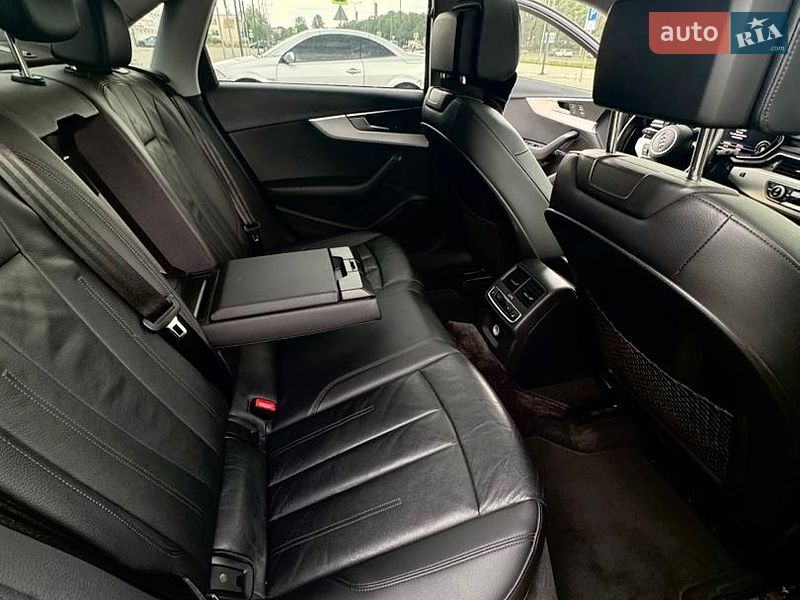 Седан Audi A4 2017 в Львові