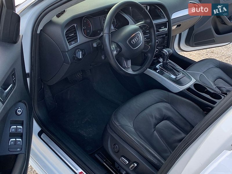 Седан Audi A4 2014 в Шумську