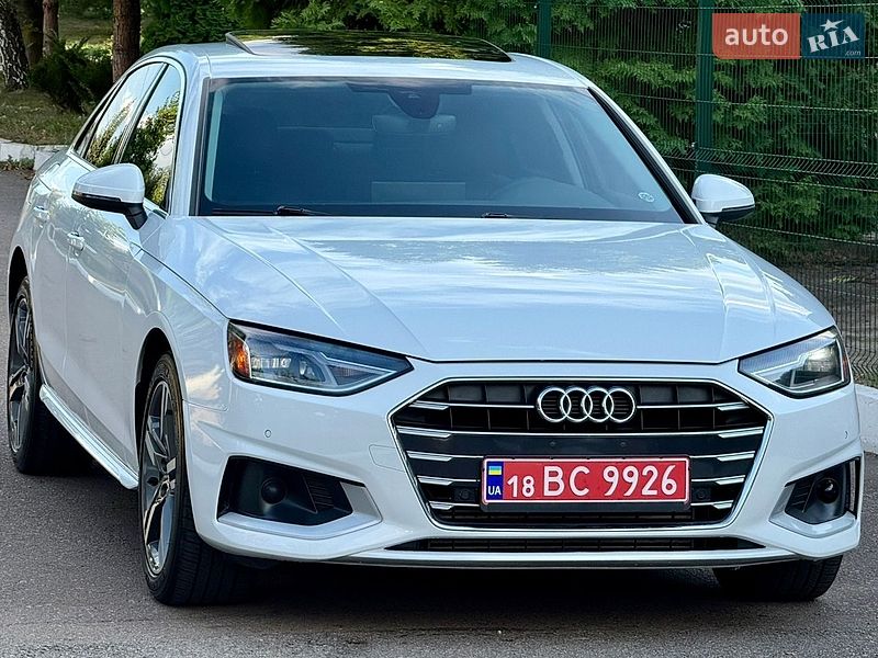 Седан Audi A4 2021 в Рівному