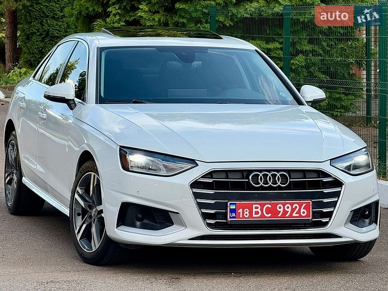 Седан Audi A4 2021 в Рівному