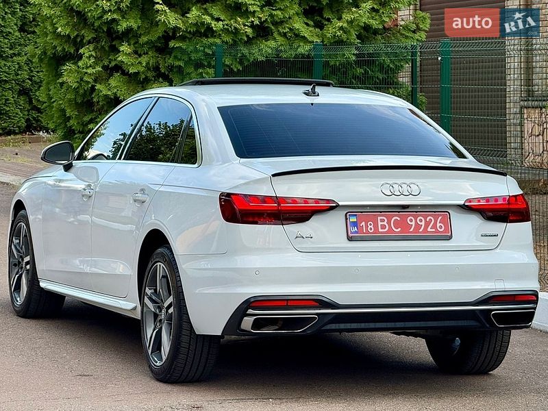 Седан Audi A4 2021 в Рівному
