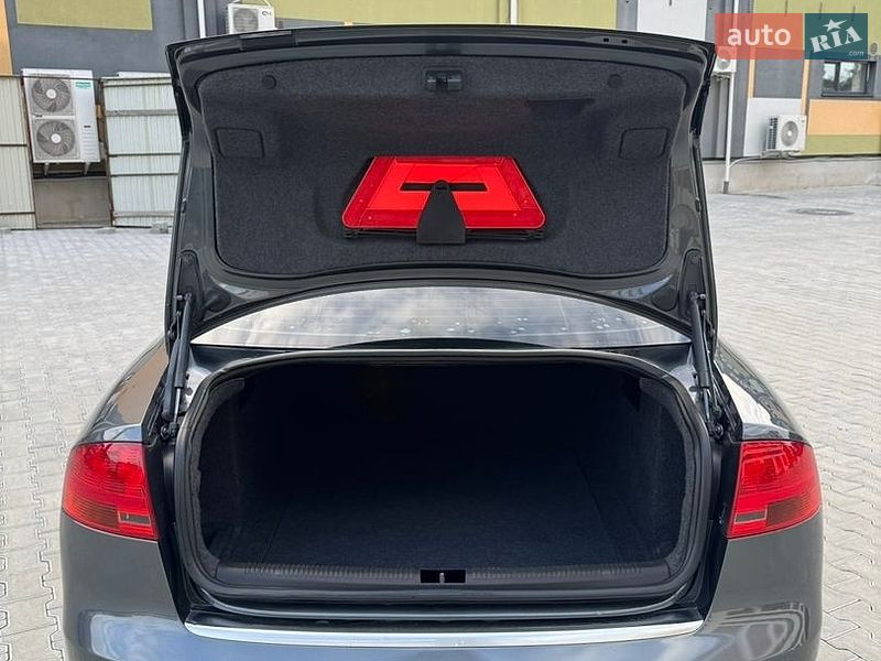 Седан Audi A4 2006 в Коломиї