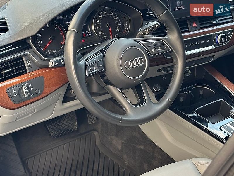 Седан Audi A4 2023 в Рівному