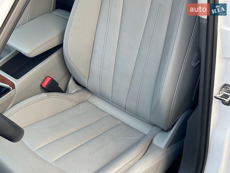 Седан Audi A4 2023 в Рівному