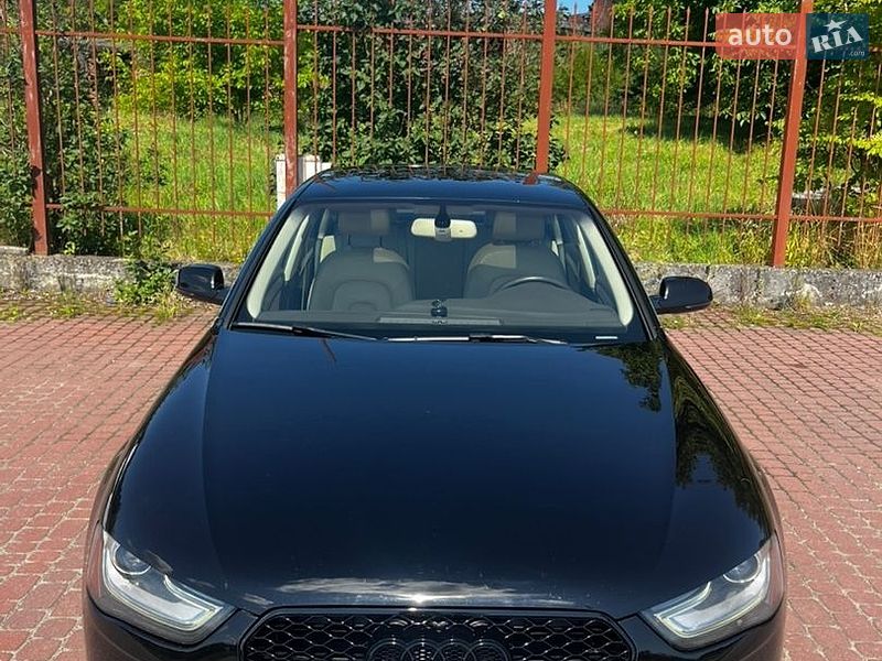 Седан Audi A4 2012 в Трускавці