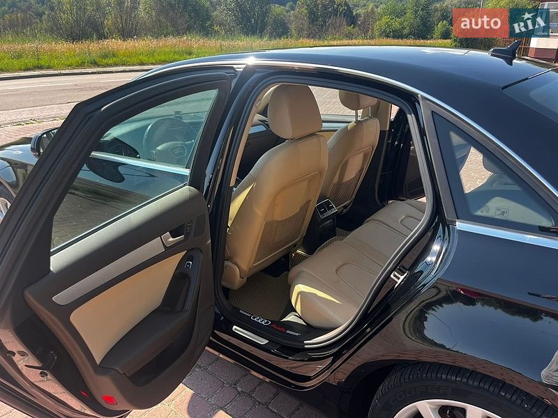 Седан Audi A4 2012 в Трускавці