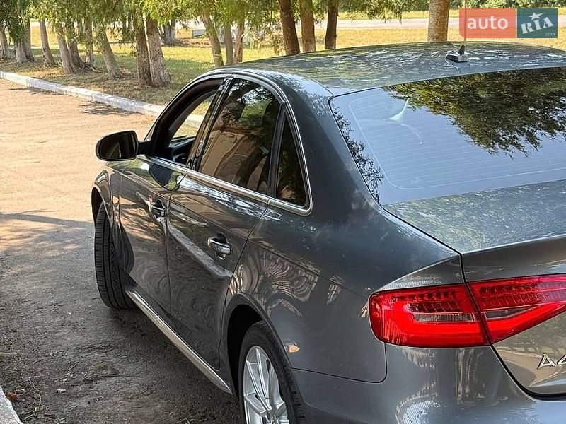 Седан Audi A4 2013 в Бучачі