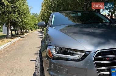 Седан Audi A4 2013 в Бучачі