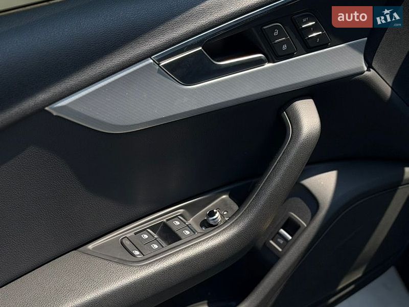 Седан Audi A4 2016 в Полтаві