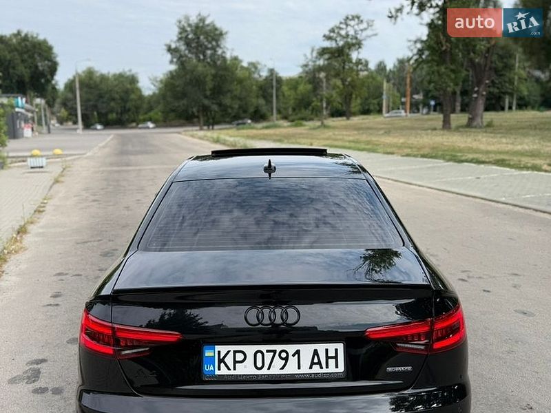 Седан Audi A4 2016 в Запоріжжі