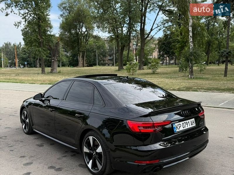 Седан Audi A4 2016 в Запоріжжі