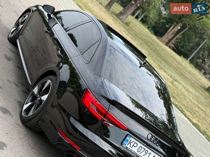 Седан Audi A4 2016 в Запоріжжі