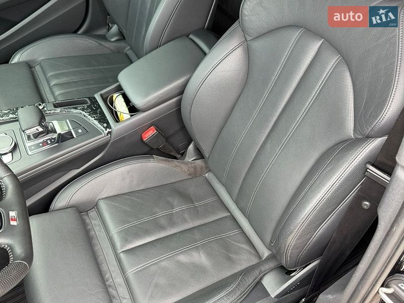 Седан Audi A4 2016 в Запоріжжі