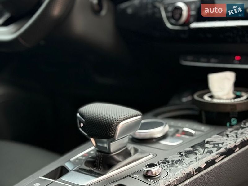 Седан Audi A4 2016 в Запоріжжі