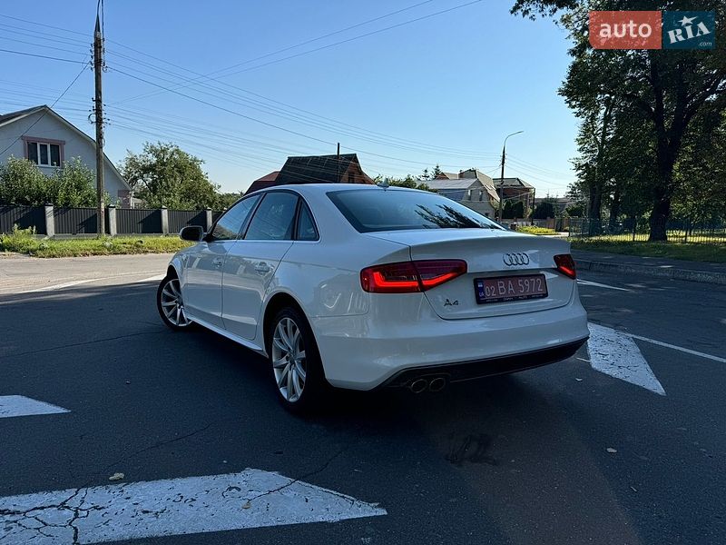 Седан Audi A4 2014 в Вінниці
