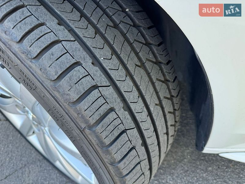 Седан Audi A4 2014 в Вінниці