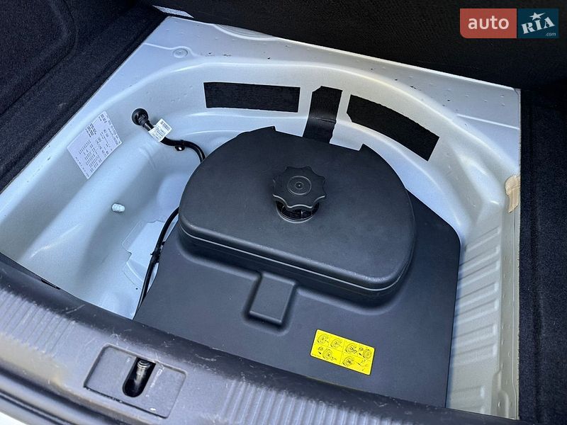 Седан Audi A4 2014 в Вінниці