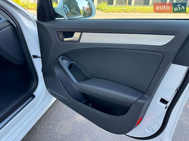Седан Audi A4 2014 в Вінниці