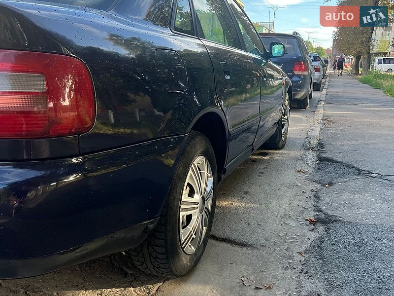 Седан Audi A4 1997 в Рівному