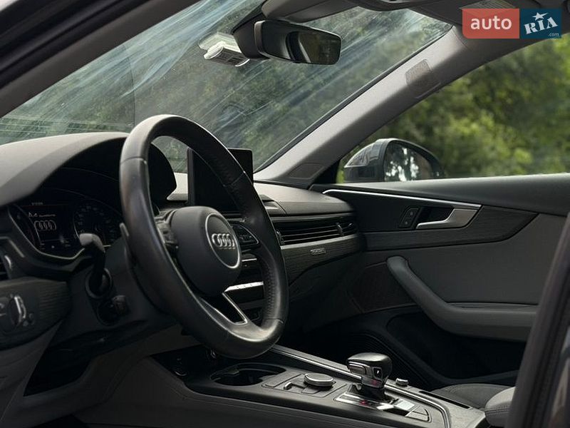 Седан Audi A4 2018 в Бурштині