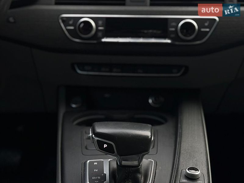 Седан Audi A4 2018 в Бурштині