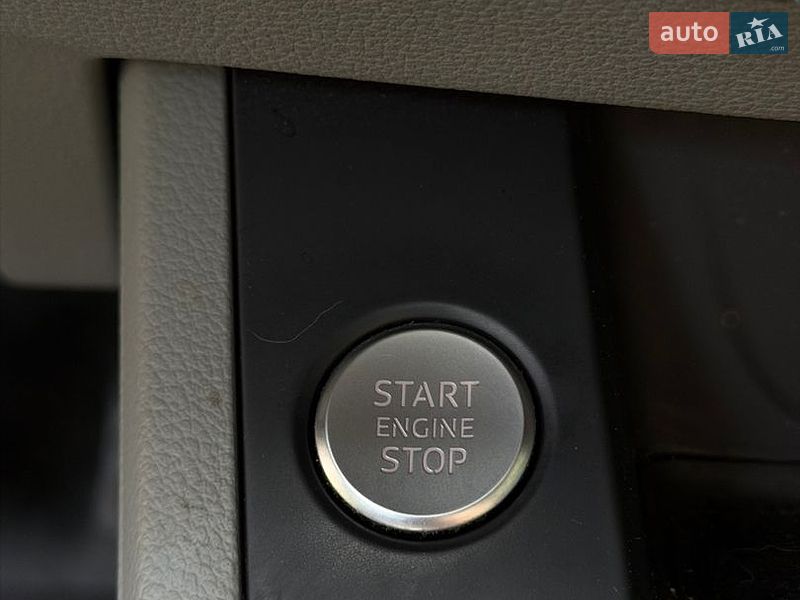 Седан Audi A4 2018 в Бурштині