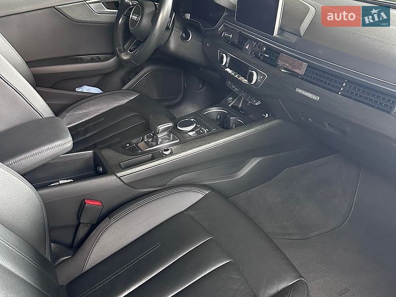 Седан Audi A4 2018 в Києві