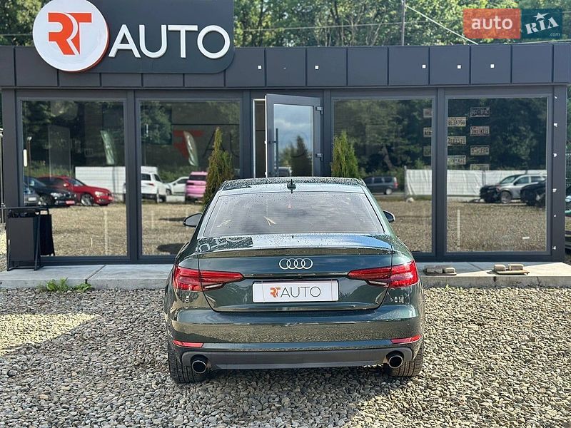 Седан Audi A4 2016 в Львові