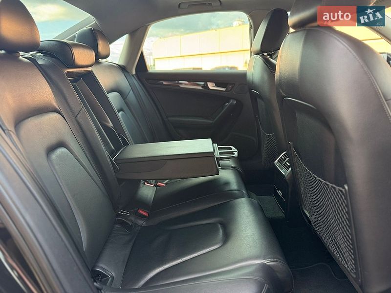 Седан Audi A4 2012 в Киеве