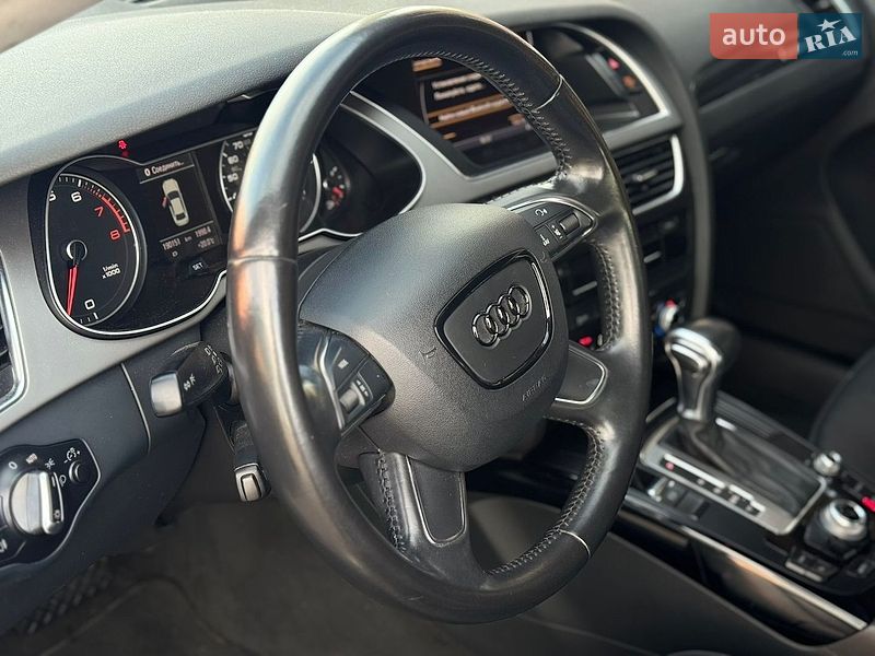 Седан Audi A4 2012 в Киеве