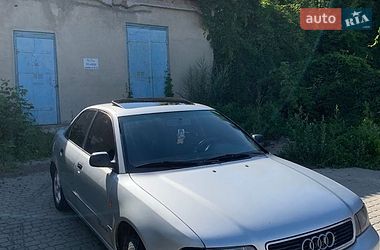 Седан Audi A4 1995 в Чорткове