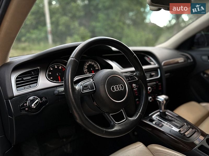 Седан Audi A4 2013 в Дніпрі