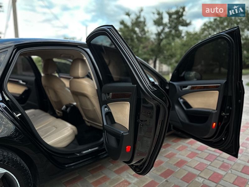 Седан Audi A4 2013 в Дніпрі
