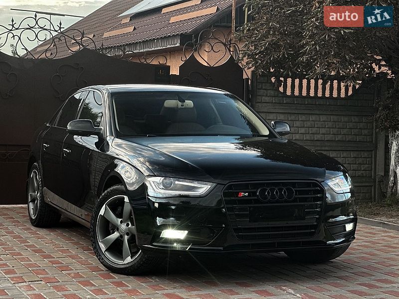 Седан Audi A4 2013 в Дніпрі