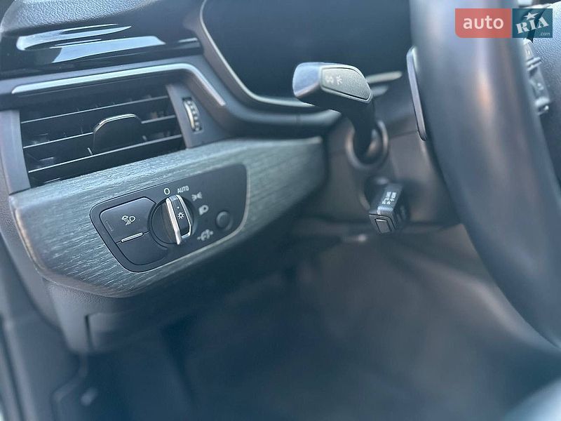 Седан Audi A4 2019 в Киеве