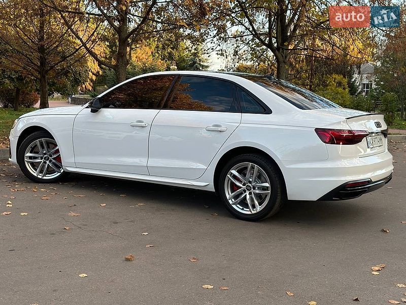 Седан Audi A4 2019 в Киеве