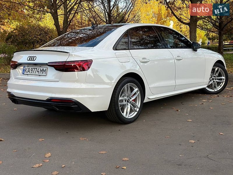 Седан Audi A4 2019 в Киеве