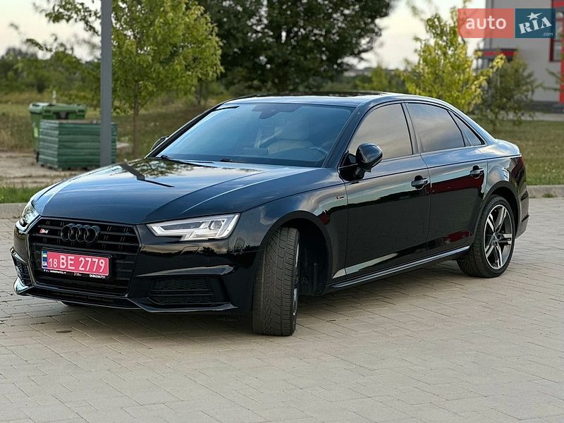 Седан Audi A4 2017 в Рівному