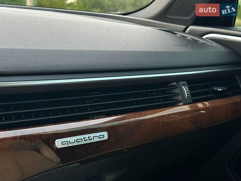 Седан Audi A4 2017 в Рівному