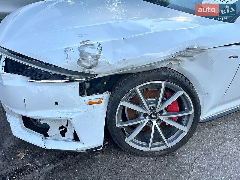 Седан Audi A4 2018 в Киеве