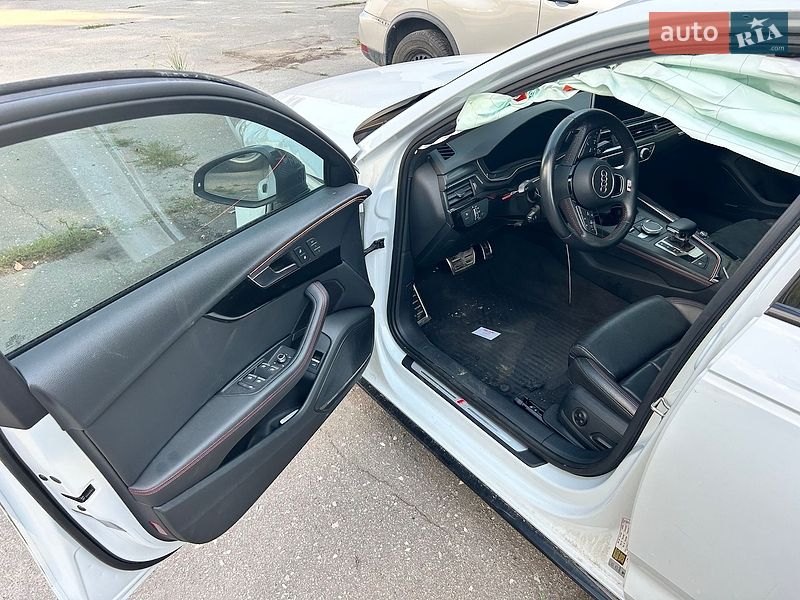 Седан Audi A4 2018 в Киеве