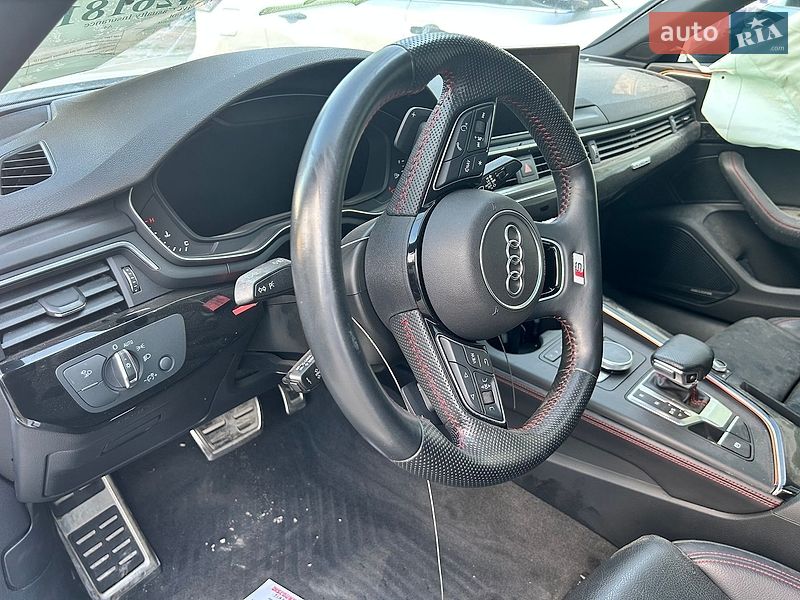Седан Audi A4 2018 в Киеве