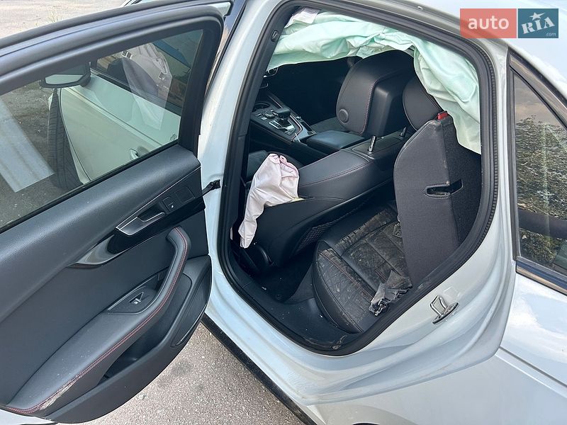 Седан Audi A4 2018 в Киеве