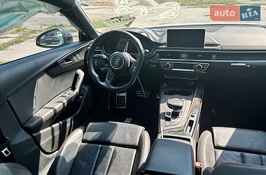 Седан Audi A4 2018 в Киеве