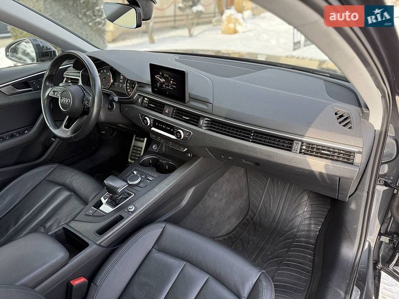 Седан Audi A4 2019 в Львове
