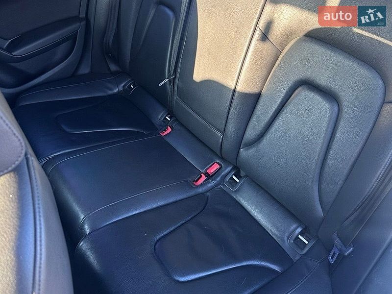Седан Audi A4 2015 в Одесі
