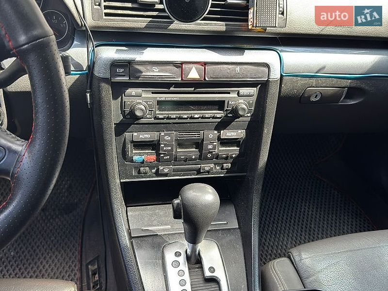 Седан Audi A4 2003 в Городні