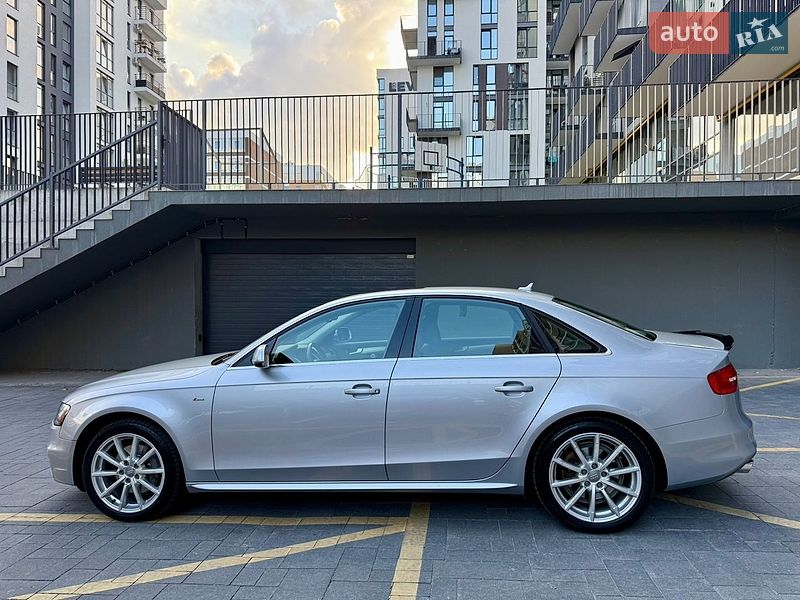 Седан Audi A4 2015 в Львове