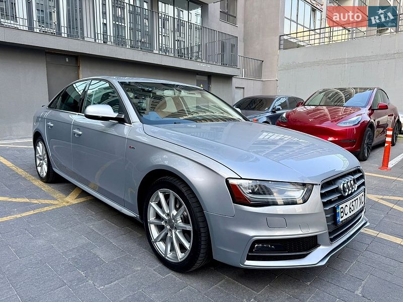 Седан Audi A4 2015 в Львове